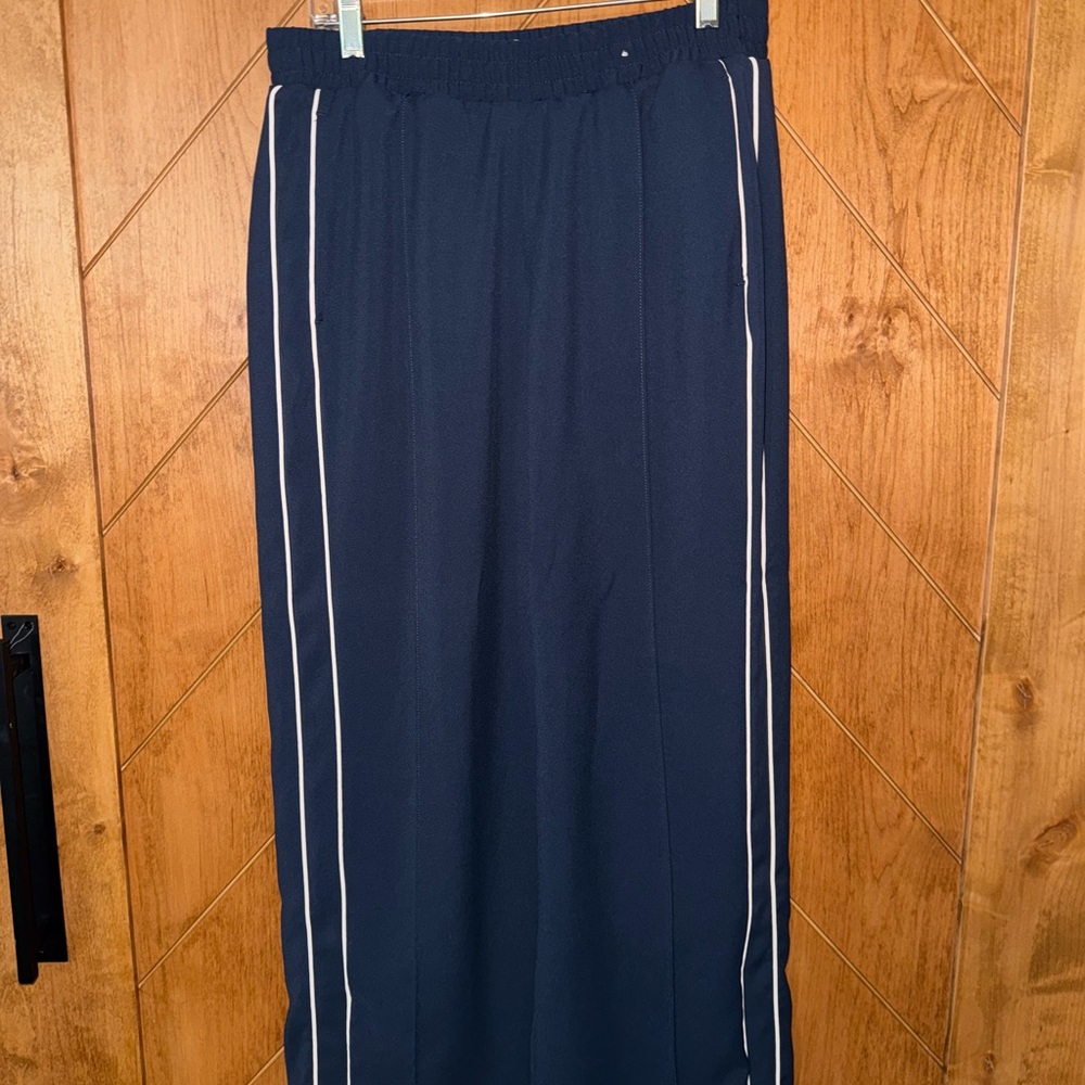 Abercrombie & Fitch Navy Wide Leg Pants with White Accents - Picture 2 of 3
